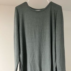 Long sleeve cute fall shirt!!